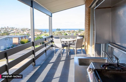 Bermagui House | MONTAVIEW: 24 Mumbulla Street