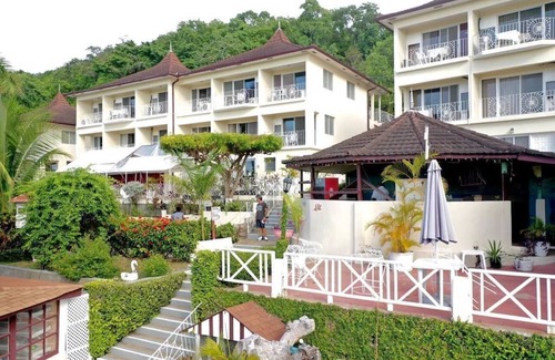 Montego Bay House | Montego Bay Best Kept Secret 1 B/R Apartments - Block C, Unit 2