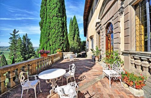 Montegufoni Villa | Montegufoni by PosarelliVillas