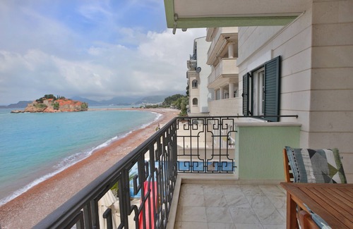 Sveti Stefan Apartment | Montesan F5 Comfort 4bedroom apartement with sea view