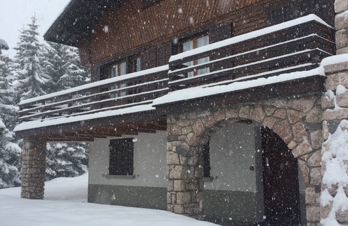 Montgenevre Ski Chalet | Montgenèvre - Chalet in front of Chalmettes chair lift/ticket office