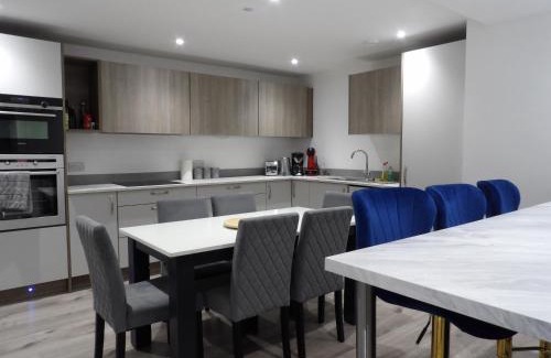 Leith Apartment | Montgomery LOVELY 3 BEDROOM APARTMENT WITH PRIVATE GARDEN IN EDINBURGH CITY CENTRE