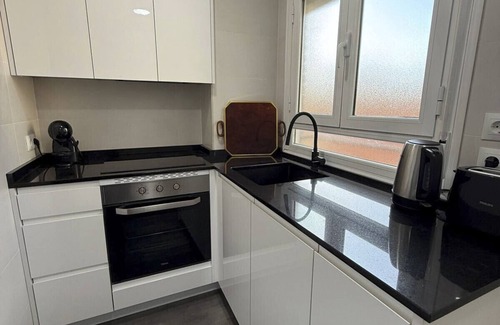 Ciudad Jardin Apartment | Monthly Rental - 1 Bedroom Apartment in Madrid