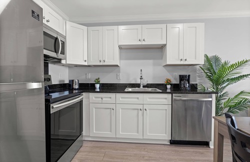 Myrtle Beach Resort | MONTHLY RENTAL - Beautiful Premium 2 Bedroom Condo w/Ocean View