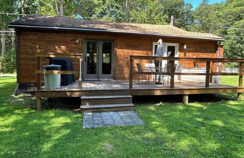 Moon Lake Cottages Cabin | Moon Lake Cottage, Ashland PA