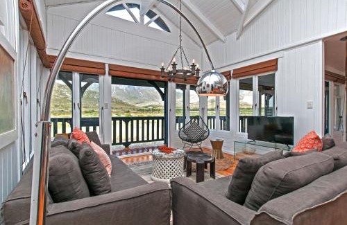 Pringle Bay House | Moon River House