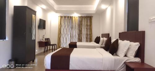 Chithirapuram Hotel | Moonline Resort