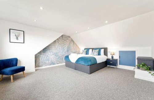 Bournemouth Apartment | Moonlit Bloom