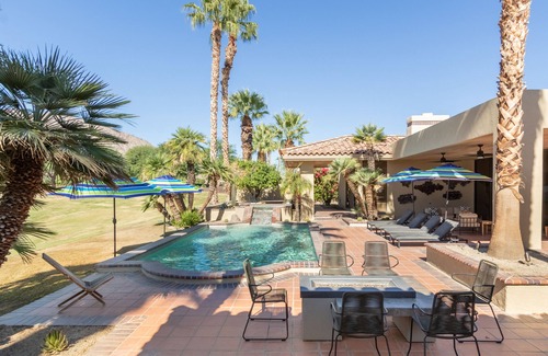 La Quinta Villa | Moonshine by AvantStay | Modern & Stylish Estate w/Bar, Fire Pit & Hot Tub