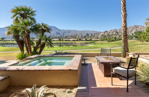 La Quinta Villa | Moonshine by AvantStay | Modern & Stylish Estate w/Bar, Fire Pit & Hot Tub