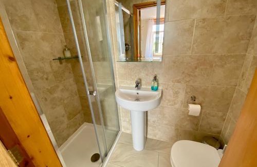 Ruswarp Bed & Breakfast | Mooredge - Room only
