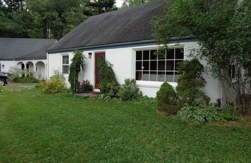 Farmington House | Moose Lodge At Clatter Ridge Farm
