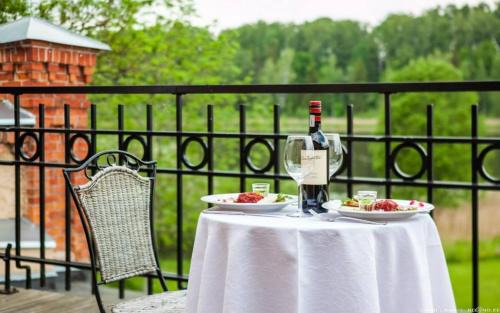 Mooste Hotel | Mooste Viinavabriku Hotell & Restoran