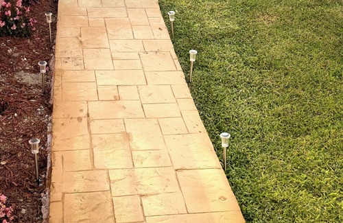 Nassau Apartment | Morden spacious Townhouse /w jacuzzi, free parking, WiFi, and back patio
