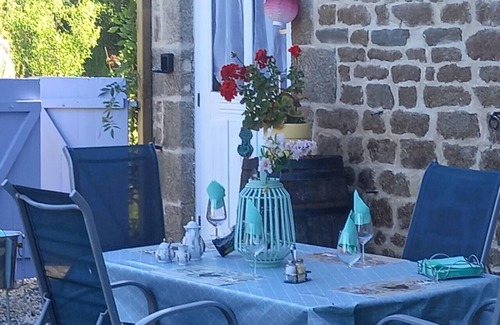 Mortain-Bocage Cottage | Mortain-Bocage - 2-Bed Wisteria Cottage, Sleeps 4