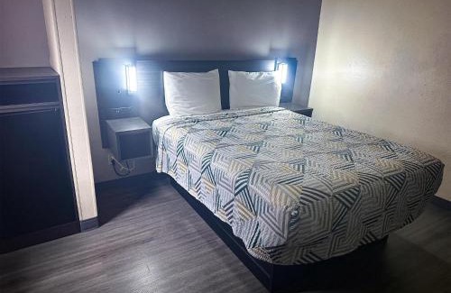 Anderson Hotel | Motel 6-Anderson, IN