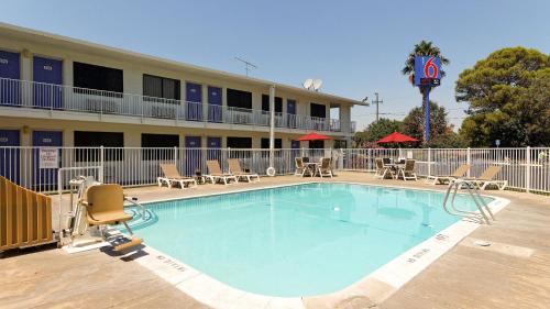 Chico Hotel | Motel 6-Chico, CA