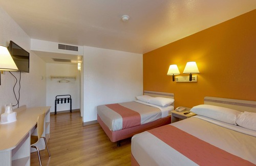 Weed Hotel | Motel 6 Weed - Mount Shasta