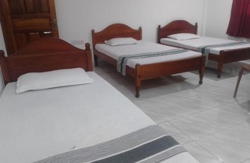 Trincomalee Hotel | Motel Apple Five