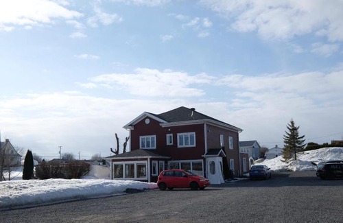 Mauricie Hotel | Motel Canadien