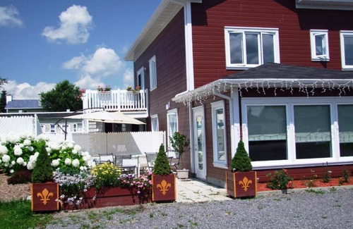 Mauricie Hotel | Motel Canadien