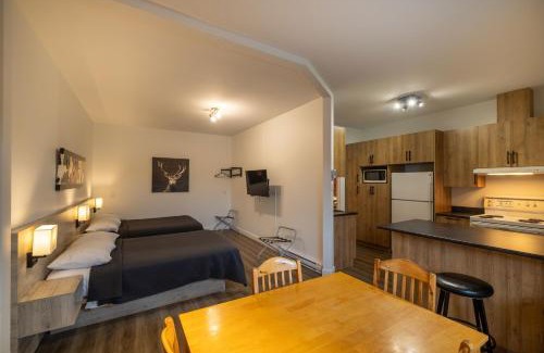 Ste Anne de Beaupre Hotel | Motel Et Condo Chez Charley
