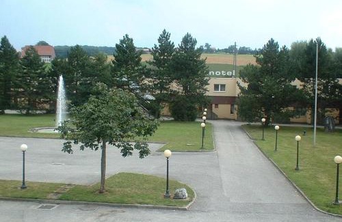 Romont Hotel | Motel - Hôtel La Poularde