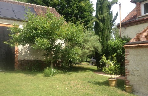 Chevillon-sur-Huillard House | Moulin en Bord de Rivière, Logement Complet