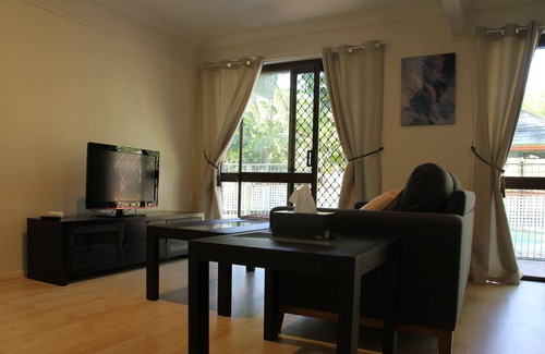 Chapel Hill Apartment | Mount Coot-Tha Studio in Brisbane