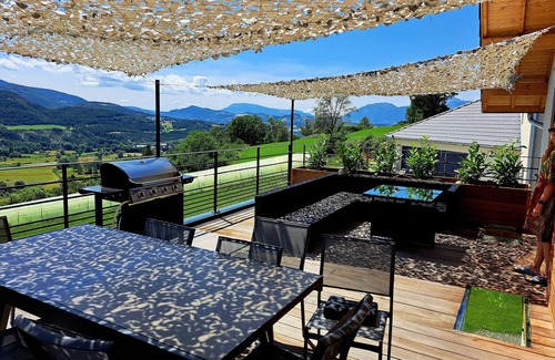 Chorges House | Mountain and lake house with spa.