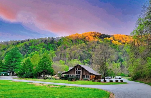 Ferguson Cabin | Mountain Cabin,Panoramic Views, Fireplace, WiFi