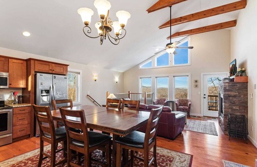 Blowing Rock Cottage | Mountain Chalet Next to Slopes