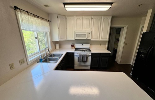 Glenwood Springs House | Mountain Escape ENTIRE HOME 5 Bedrooms, 5 Beds, 3.5 Bath Close to Aspen Snowmass
