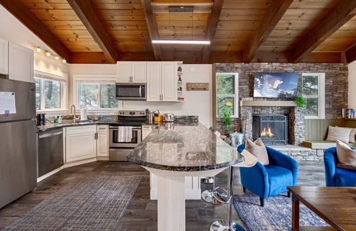 Tahoe Village House | Mountain Escape Near Heavenly Lodge | Sleeps 8