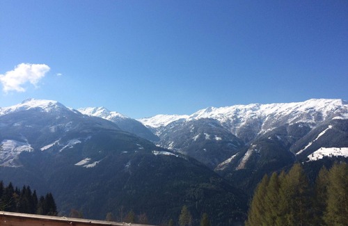 Rangersdorf House | Mountain hut with a view of the mountains