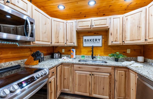 Gatlinburg Cabin | Mountain Majesty By Ghosal Luxury Lodging