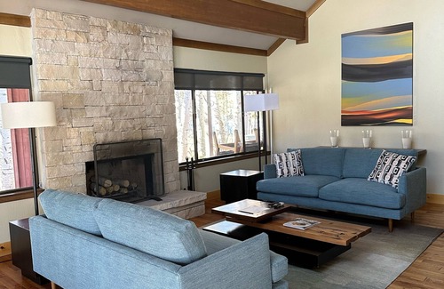 Park Meadows House | Mountain Modern Home - Five Star Ratings!