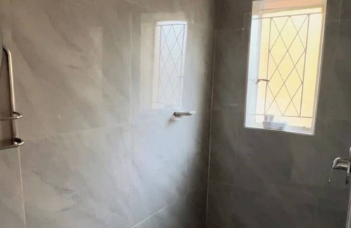Harare East House | Mountain View 2 Bedroom House Holiday Homenn