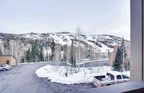 Brian Head Apartment | Mountain-view Condo in Brian Head w/Private Sauna