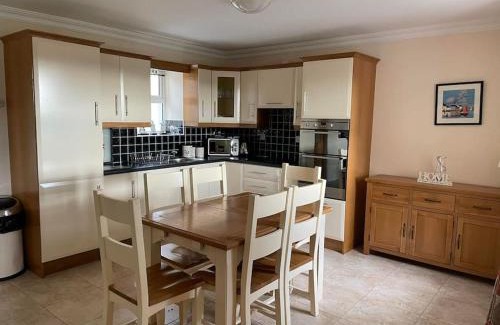Cahirciveen House | Mountain View - Cosy Country Cottage