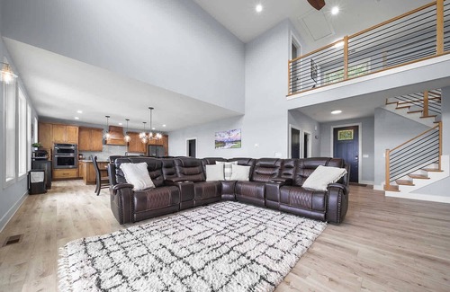 Tigerville House | Mountain View Escape with Foothills Views