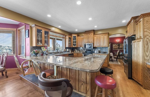 Layton House | Mountain View Mansion in the foothills of Utah