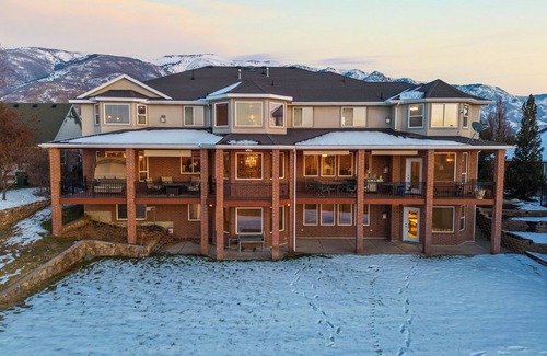 Layton House | Mountain View Mansion in the foothills of Utah
