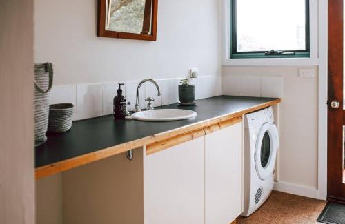 Falmouth House | Mountain View - Sealladh Beinne