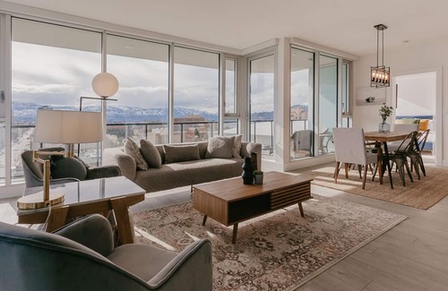 Cultural District Condo | MOUNTAIN VIEW ✧ SLEEPS 4 | CLOSE TO KGH/UBCO ✧