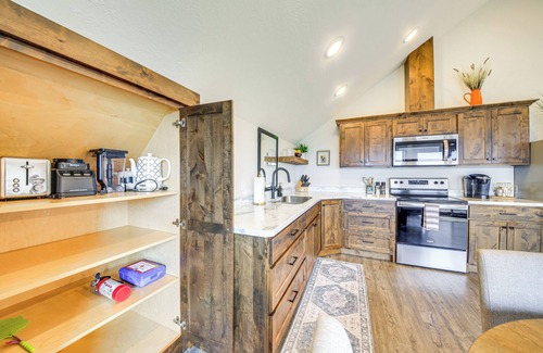 Bonners Ferry House | Mountain Views + Fireplace: Bonners Ferry Escape!