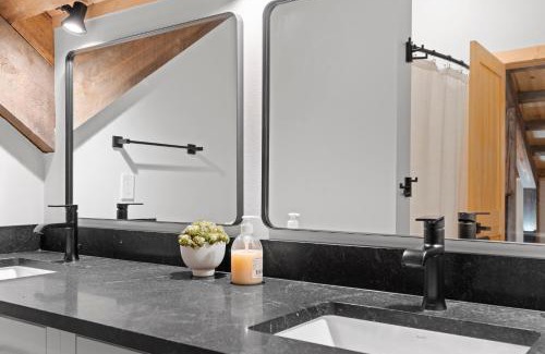 Plymouth Ski Chalet | Mountain Views, Hot Tub, Trails, Waterfront