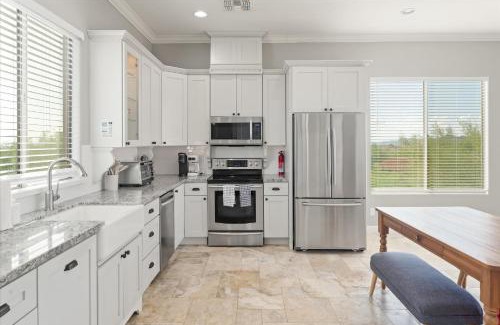 Pinnacle Peak House | Mountain Views - Pool - Games - YogaDeck