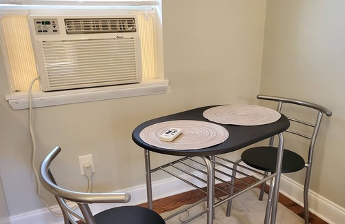 Young Harris Apartment | Mountain Walk $65 Weekday Rates 11/28-12/18