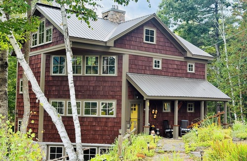Jackson House | Mountainside Bliss on Black! Hike, Ski, Dine, Music just outside door!